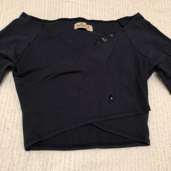 Hollister | Navy Blue Crop Top - Picture 2 of 3